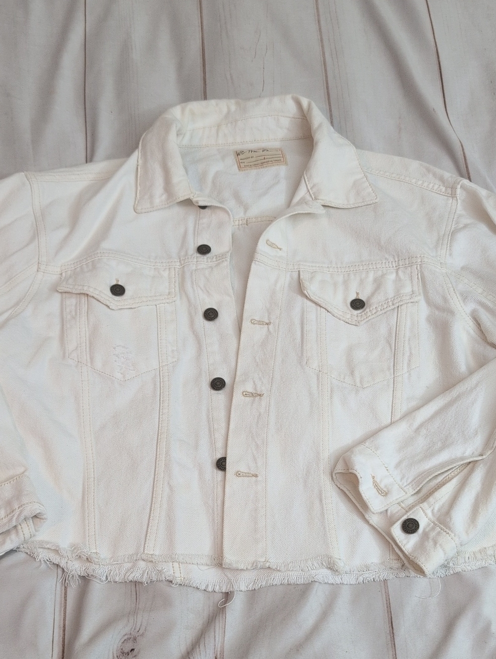 We The Free Free People Off White Cropped Denim Jacket Raw Hem Size L